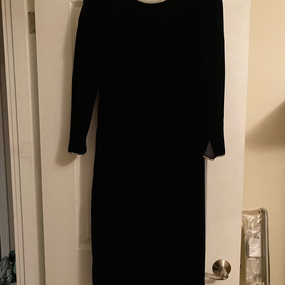 1980s Velvet Black Dress - Picture 7 of 7